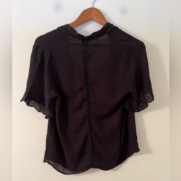 Free People V Neck Flutter Sleeve Blouse Size SP - Picture 2 of 9